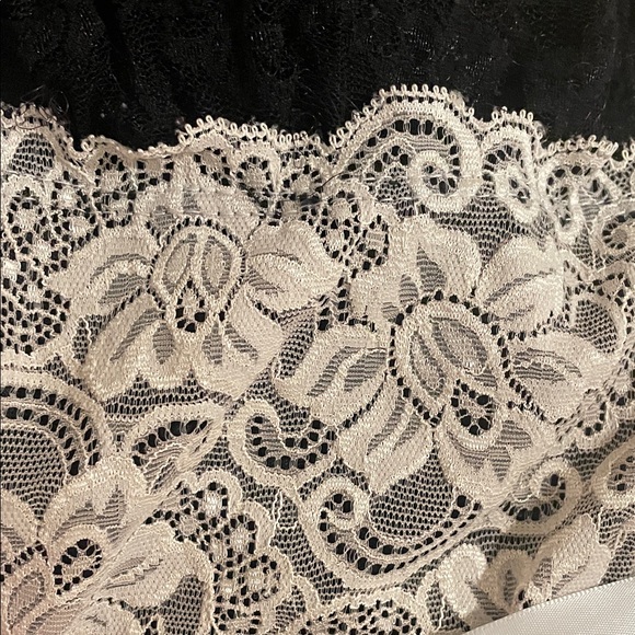 Body Central Black with White Lace Corset Y2K Going Out Top - Picture 3 of 8